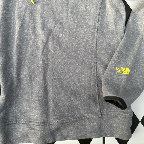 The North Face Women’s Cowl Funnel Neck Sweatshirt - Picture 9 of 9